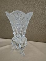 Elegante Kristallvase mit drei Füssen für Blumen