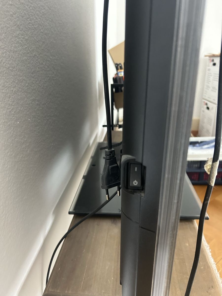 Toshiba Fernseher: TV Toshiba – Gebraucht aus Kandersteg von selenat 4