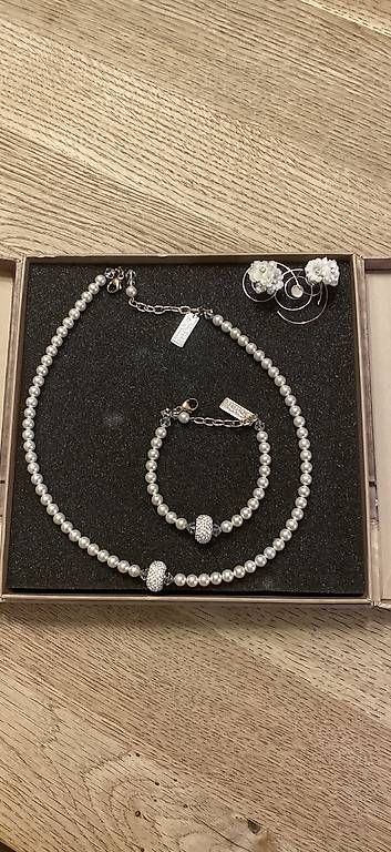 Autres bijoux: Hochzeitsschmuck – D'occasion à Disentis/Mustér par LarissaF