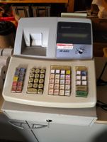 Registrierkasse Sharp XE-A203 mit 20 Ersatzrollen