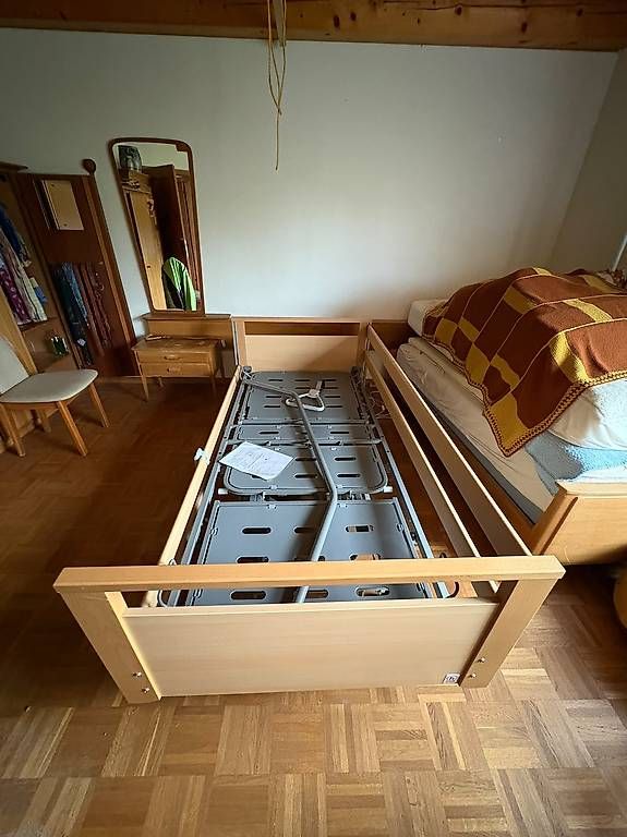 Medizinische Geräte: Pflege Bett – Gebraucht aus Schlatt ZH von lea_yb56