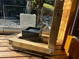 Moderner Ethanolkamin in Sumpfeiche