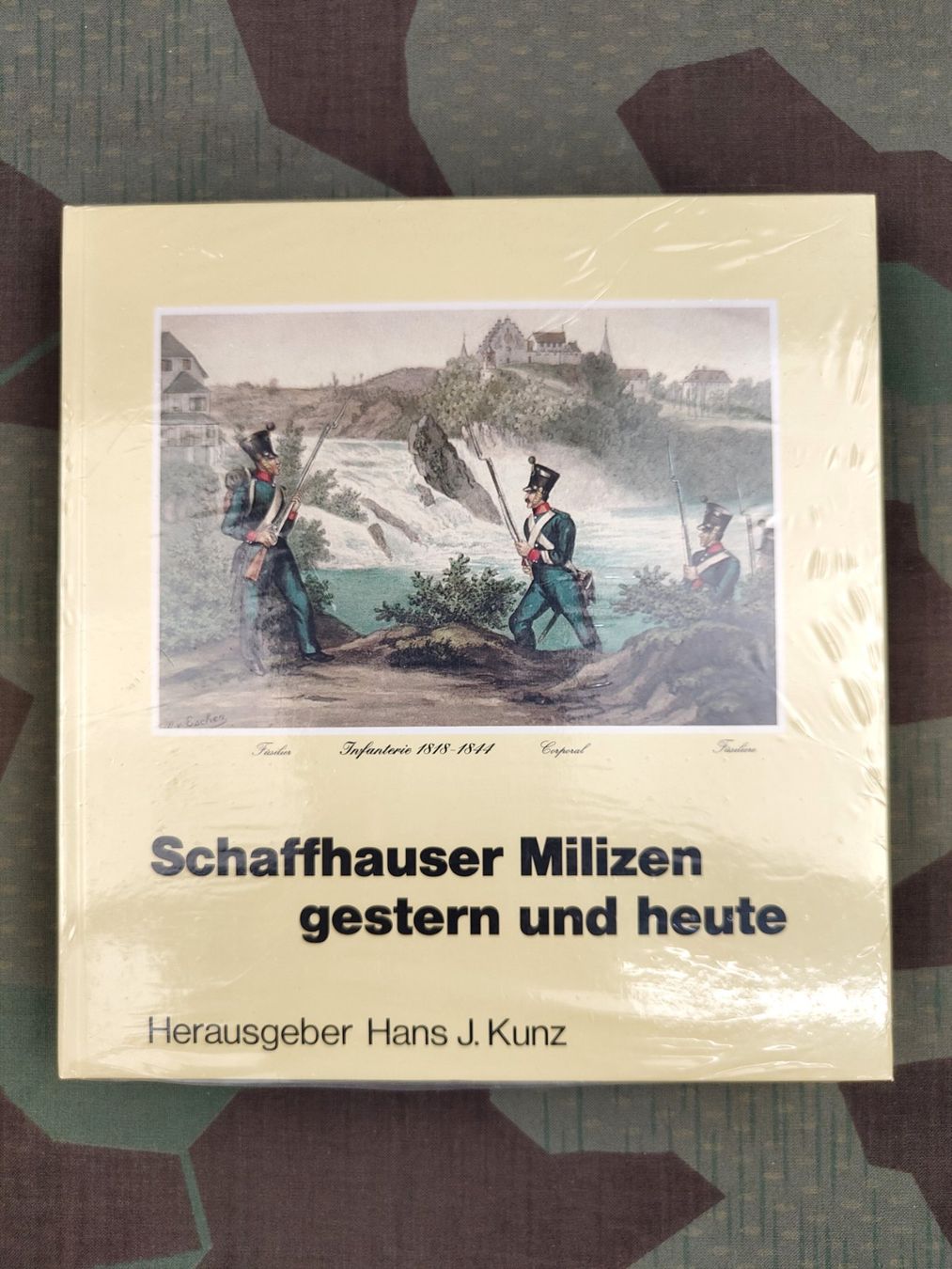 Schweizer Armee Uniformi: Buch, Schaffhauser Milizen gestern und heute – Nuovo e nell'imballaggio originale da Bauma venduto da SwissMilitaria