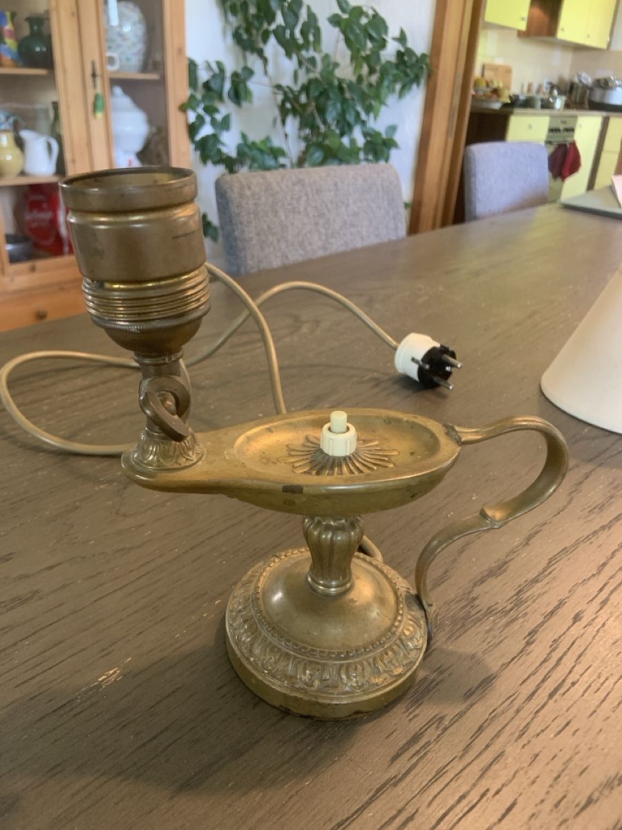 Lampen: Antike Öllampe Tischlampe Messing mit 2 Schirmchen, ein Muss – Gebraucht aus Wenslingen von sop_jmk9 1