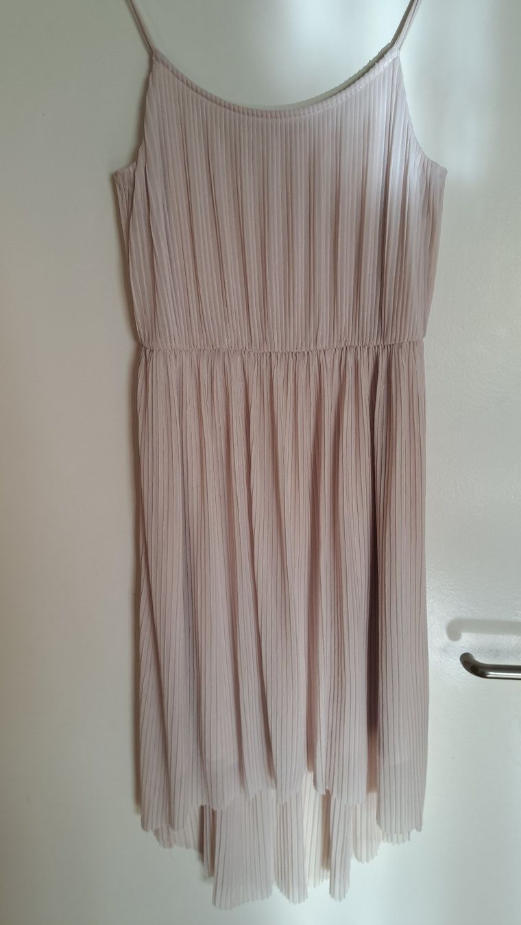 Kleider: Kleid mit Plissée, Gr. 36, beige, leicht rosa – Gebraucht aus Waldkirch von alwiwasg 1