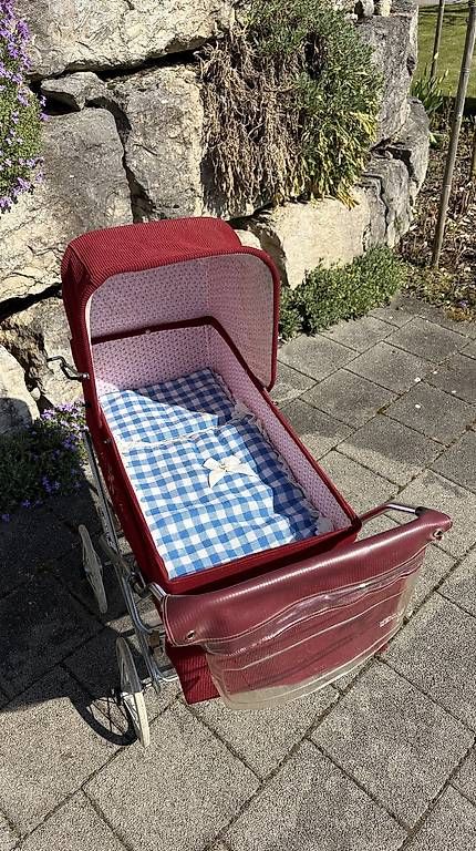 Puppenwagen: Antiker Puppenwagen – Gebraucht aus Ins von cellog 2
