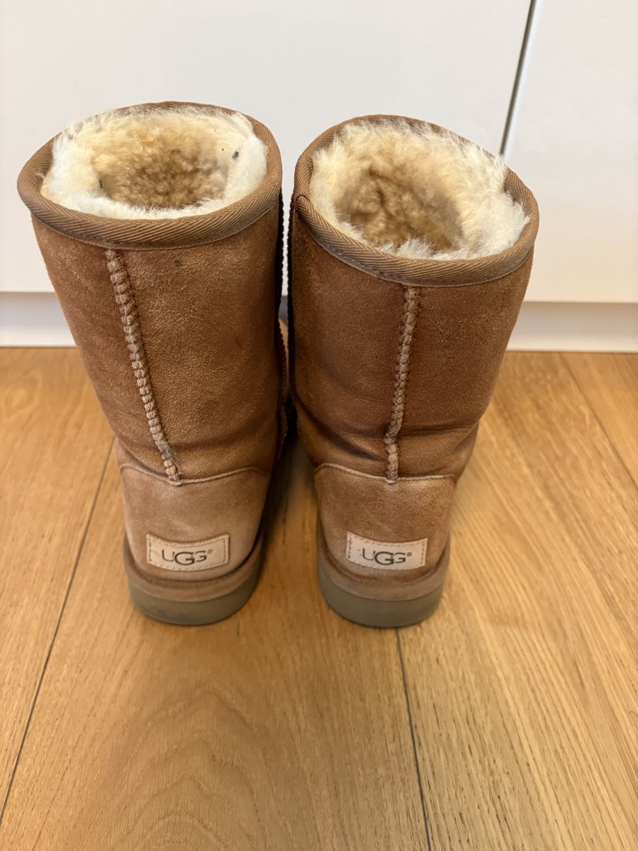 Ugg Scarpe da donna: Ugg Classic II tg 39 – Usato da Giubiasco venduto da cel_qlw7 1