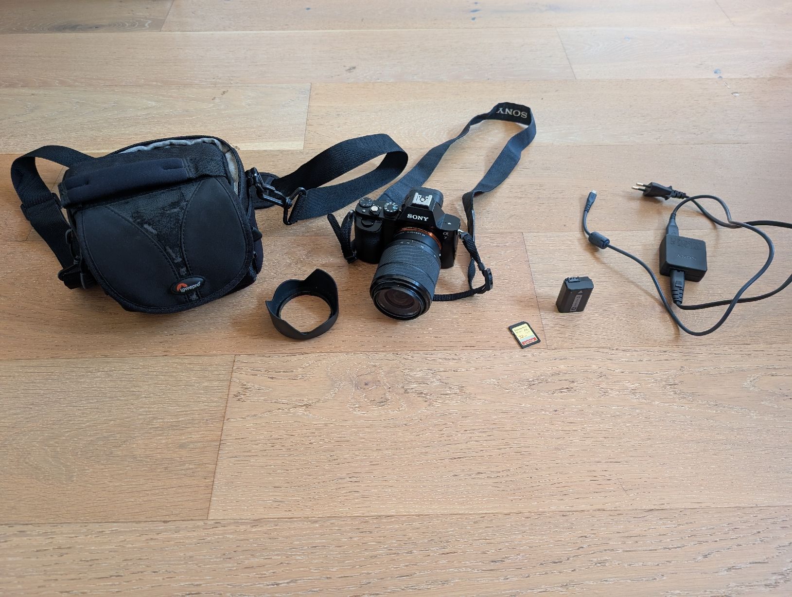 Sony Kamera: Sony Alpha A7 plein format + 28-70 OSS – Gebraucht aus St-Barthélemy VD von juj_9lk7