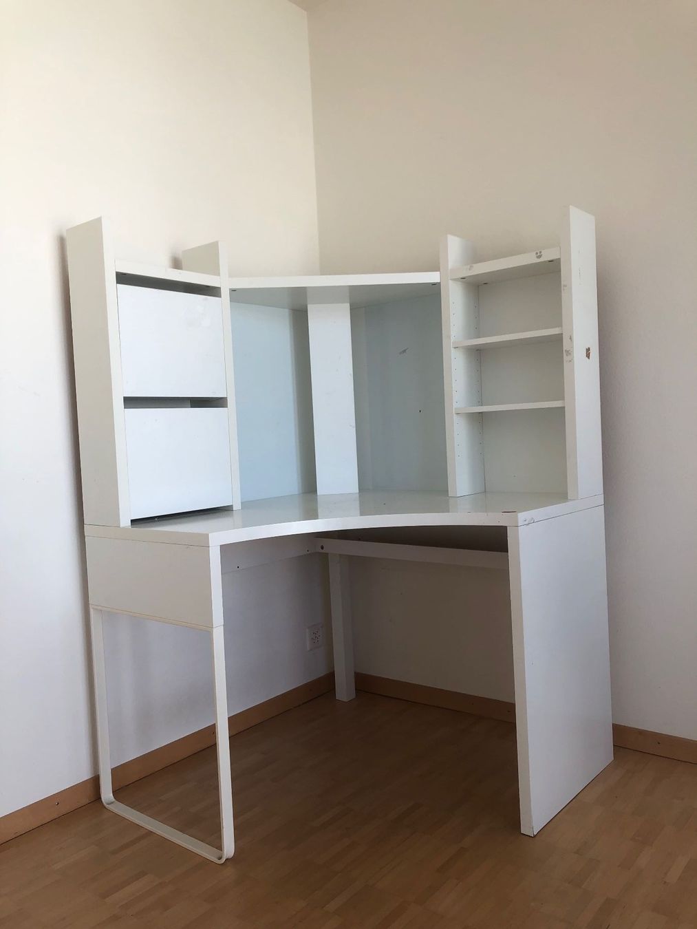 Ikea Schreibtische: Eckpult – Gebraucht aus Zürich von jen_zmr2