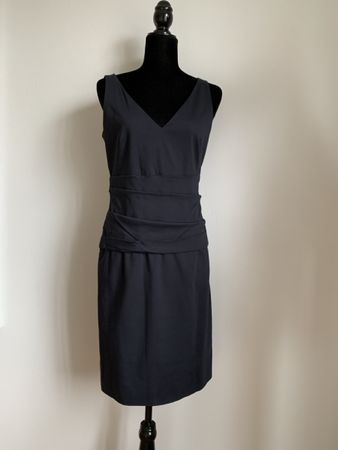 AKRIS: Elegantes blaues Kleid mit drapierter Taille 38