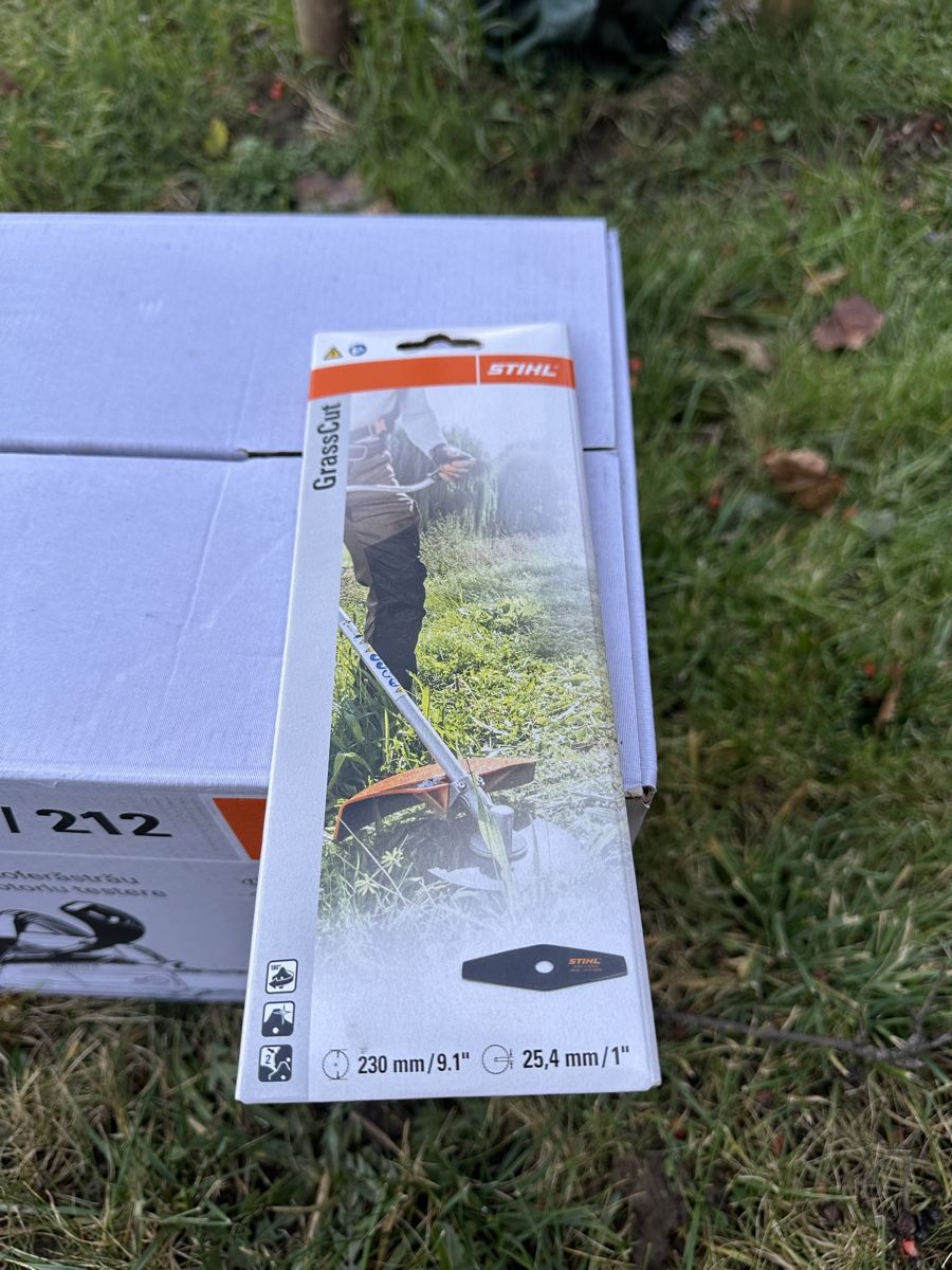 Stihl Tutti gli attrezzi: Stihl Grassneideblätter 230mm – Nuovo e nell'imballaggio originale da Regensdorf venduto da Dani.Al 1