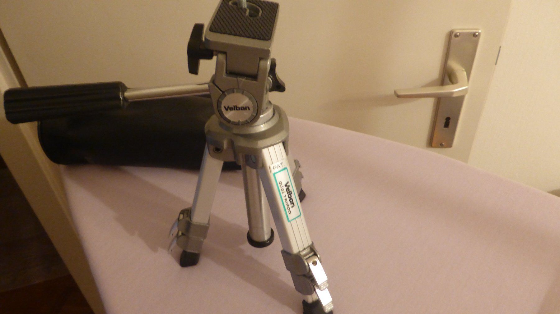 Velbon Treppiedi & Teste: Trepied Velbon mini Tripod – Usato da Genève venduto da LucieA01 2
