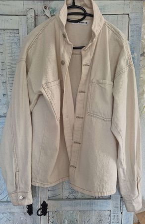 Trendige Hemdjacke in Beige, Gr. M, perfekt für den Übergang