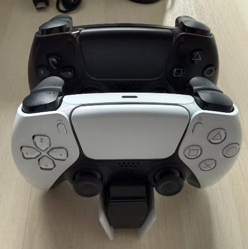 Sony Console: PlayStation 5 Pro - 2 TB Speicherplatz, Disc, 2 Controller – Usato da Basel venduto da Ch2005 8