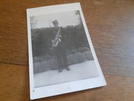 SCHWIIZER MAA DAZUMAL - JUNGE MUSIKER mit SAXOPHON
