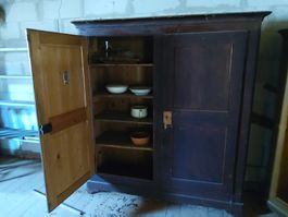 antiker Schrank