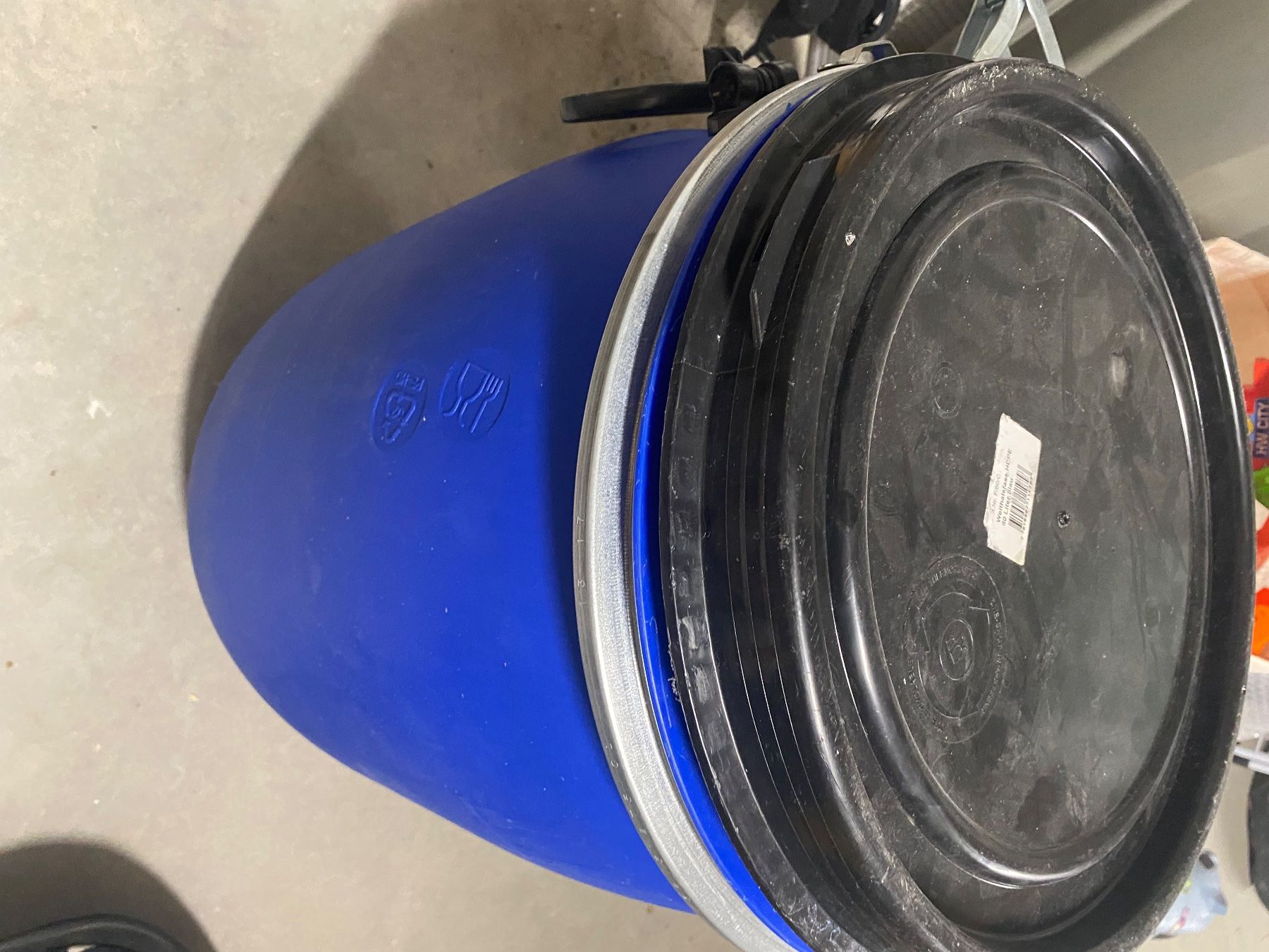 Humidifier & Arroser: Regentonne – D'occasion à Rapperswil BE par mar_qp6b