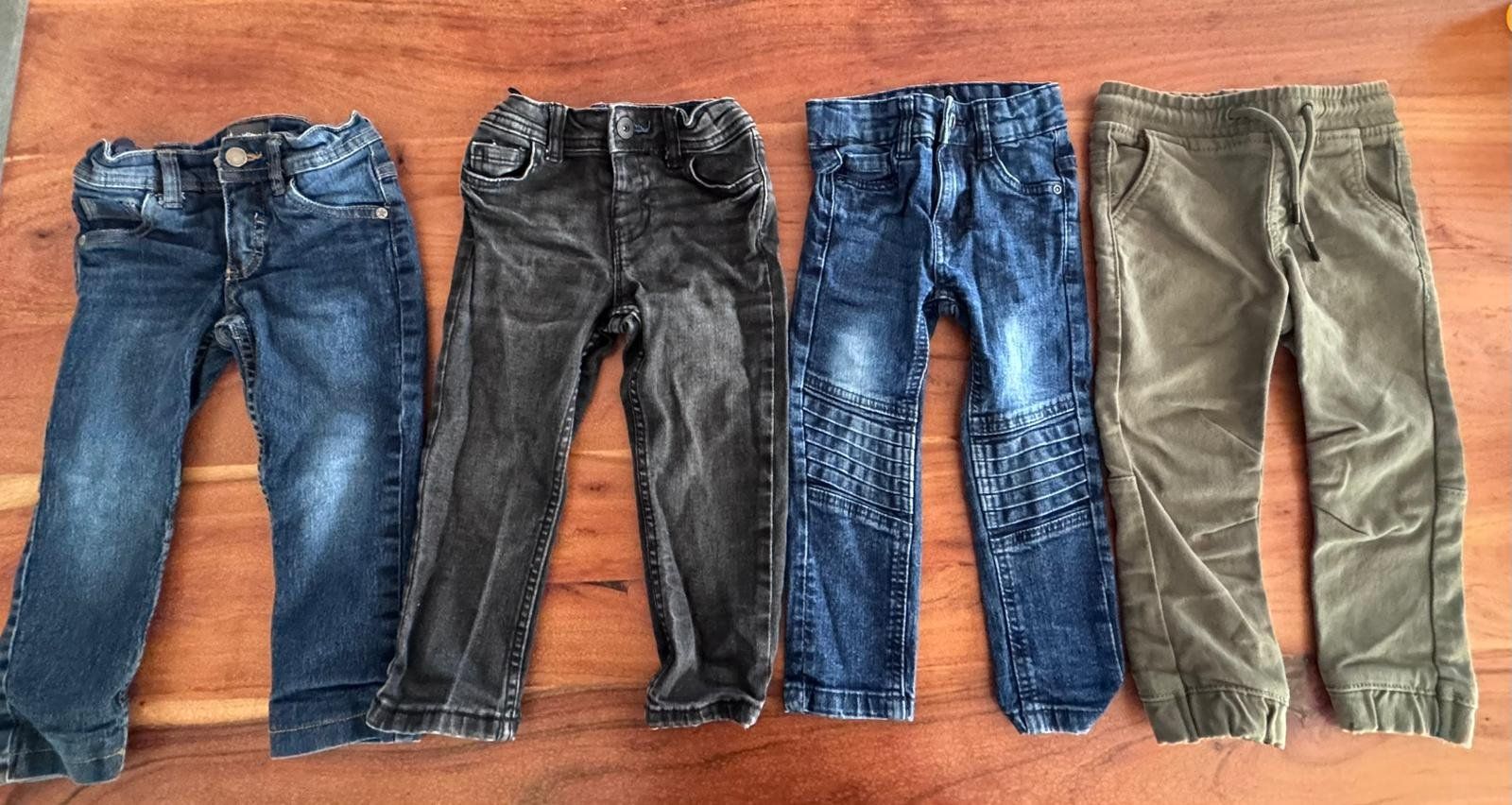 Pantaloni: Jeanshosen Kleinkind Gr. 92 – Usato da Rapperswil BE venduto da charlie4550 1