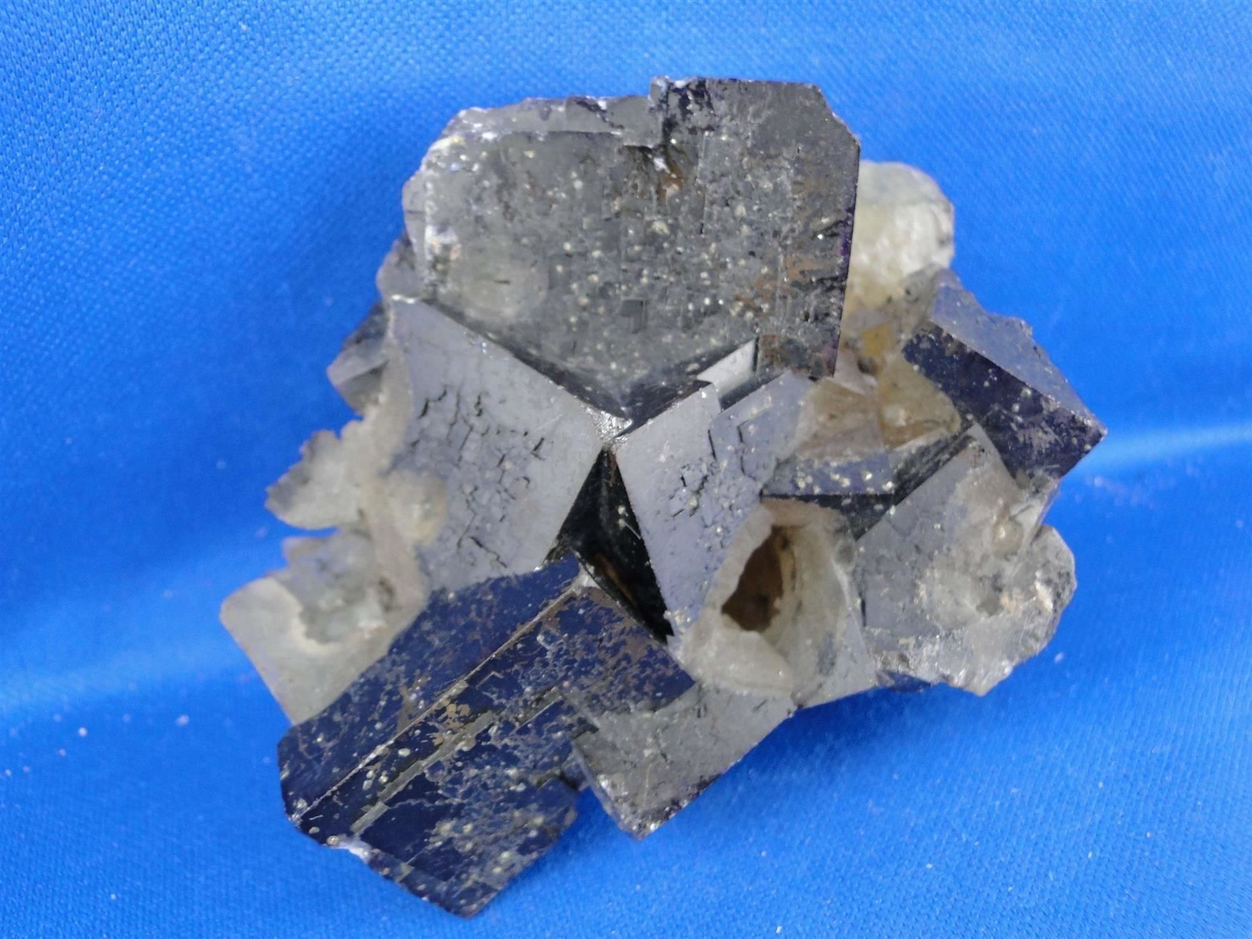 Minerali & Pietre curative: Fluorit – Usato da Schinznach Bad venduto da Demerald 1