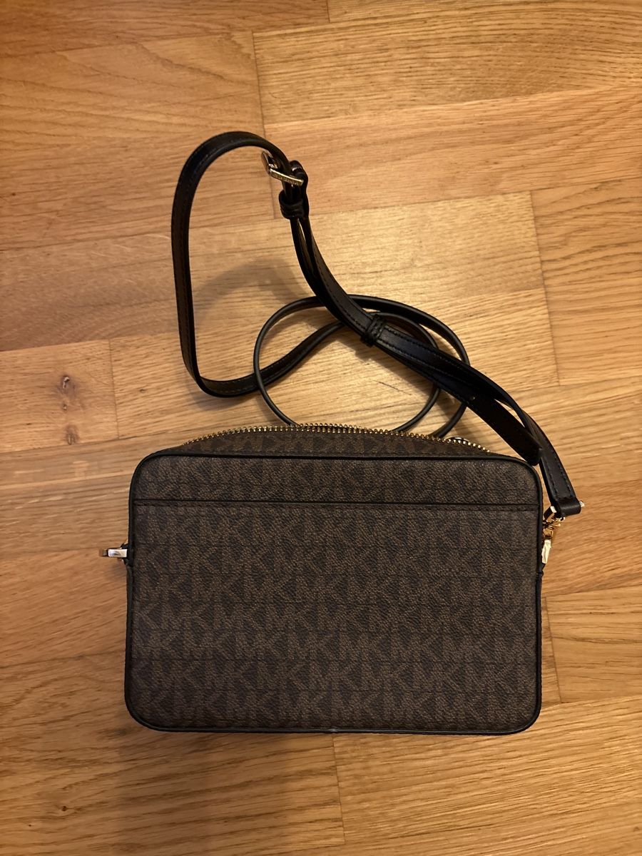 Michael Kors Taschen: Michael Kors Crossbody Tasche – Gebraucht aus Thörishaus von peyersson 1