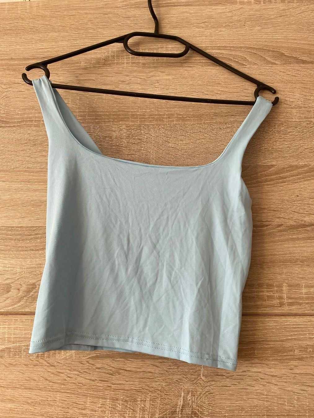 Top: Crop top gris – Nuovo (secondo la descrizione) da Montreux venduto da Izapechee