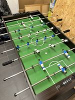 Tischfussballkasten dunkelbraun in gutem Zustand