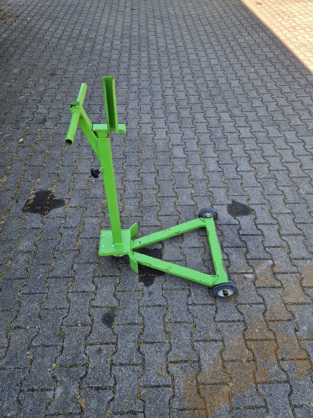 Schubkarren: 2 Stk. Fasswagen 200l – Gebraucht aus Grosswangen von lar_9lz7 1