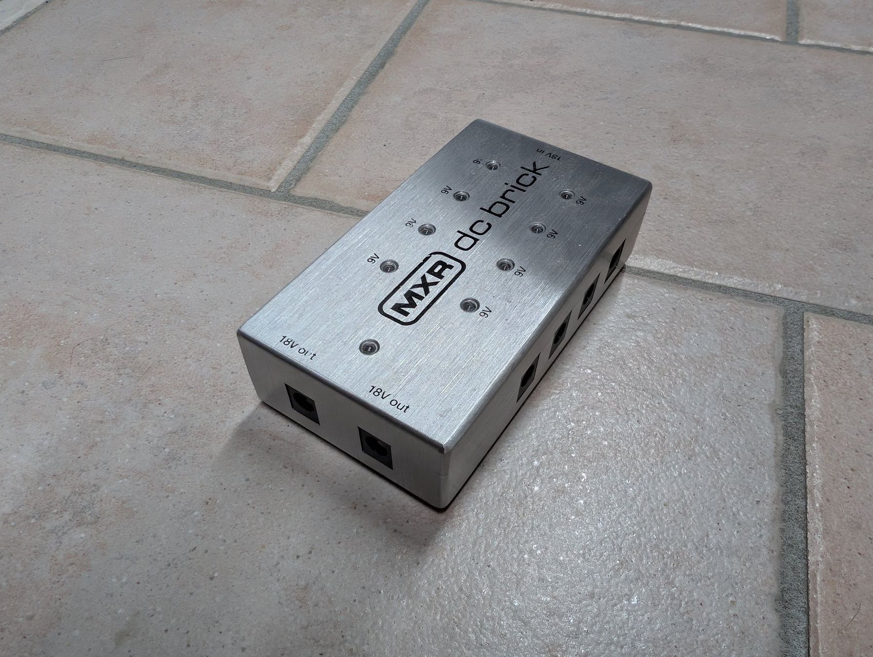 Strumenti musicali: MXR dc brick - Pedalboard power supply – Usato da Confignon venduto da Bernerr 1
