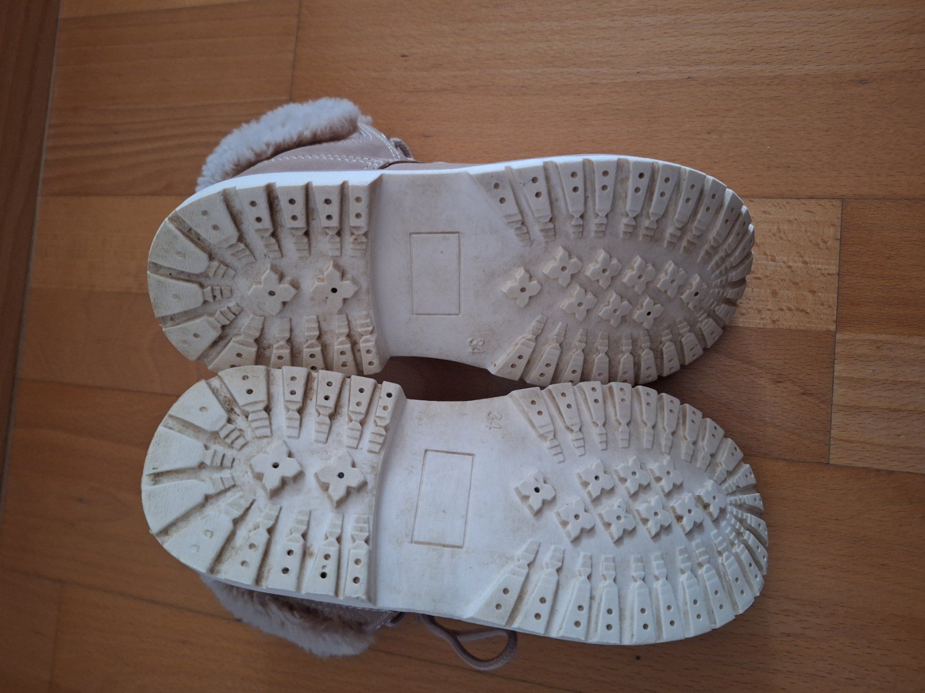 Scarpe per ragazze: Mädchen Winterschuhe Gr. 34 – Usato da Richterswil venduto da zsubaba86 5