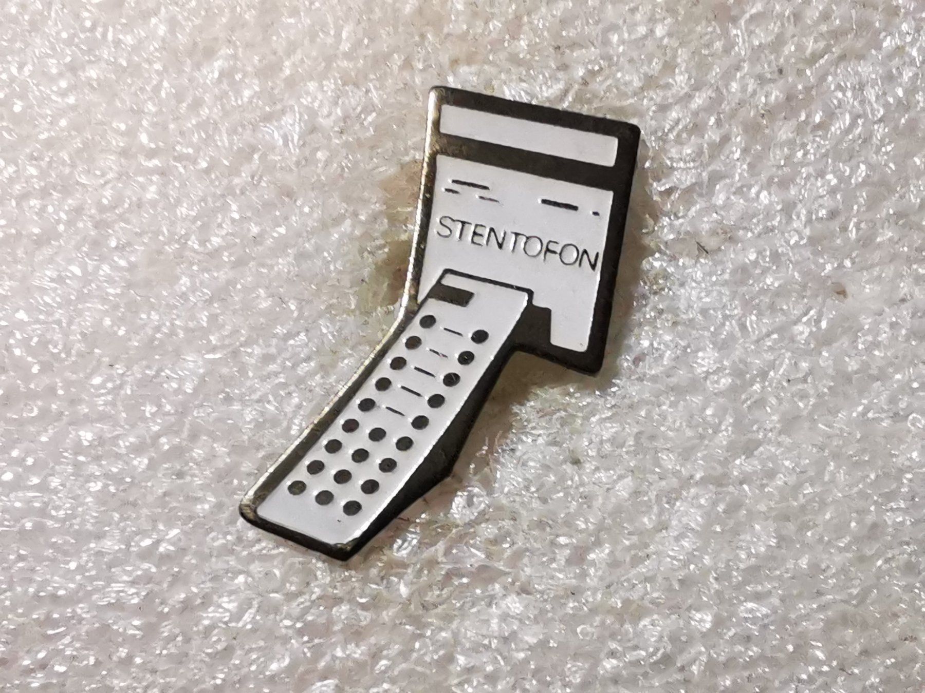 Placchette & Badge: Ansteckpin 66: Stentofon – Usato da Oppligen venduto da Pin-Fall-Shop