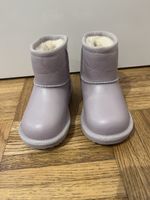 Bottines UGG neuves, lilas, pointure 23,5 - idéales hiver!