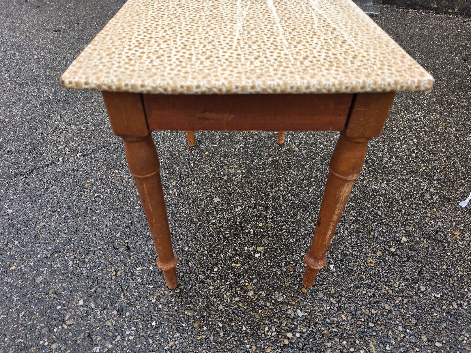 Tavoli: Antiker Tisch mit Musterplatte, Shabby Chic restorieren. – Usato da Mettlen venduto da elios0888 4