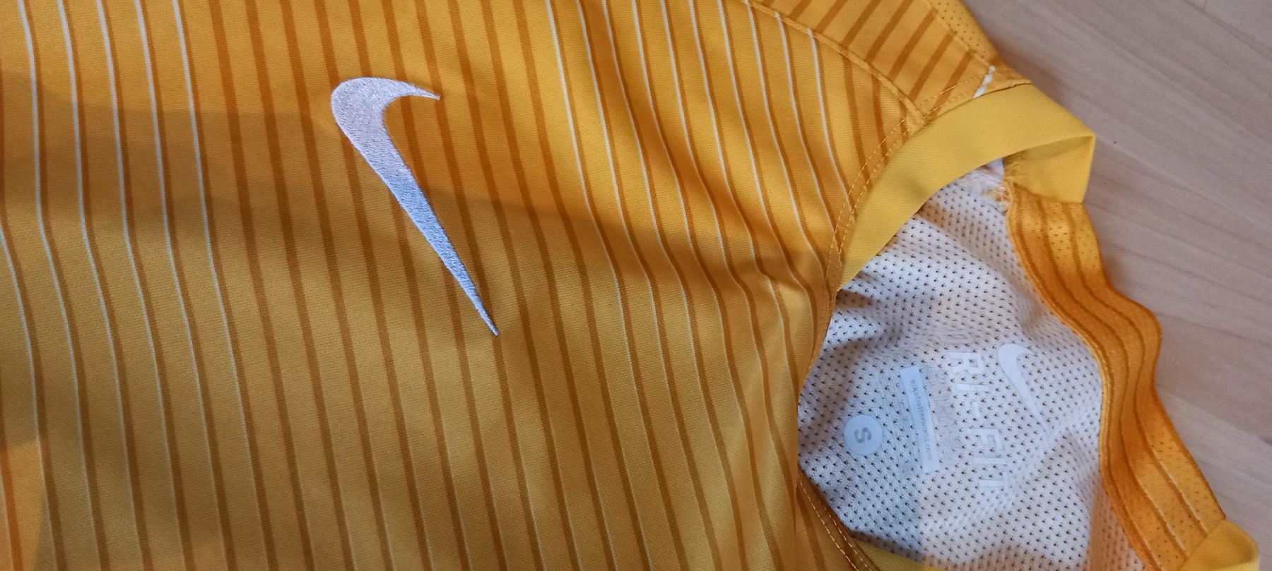 Nike Canottiere & Pantaloni: Nike Sportshirt Gr. S – Nuovo (secondo la descrizione) da Rebstein venduto da bestforyou 1