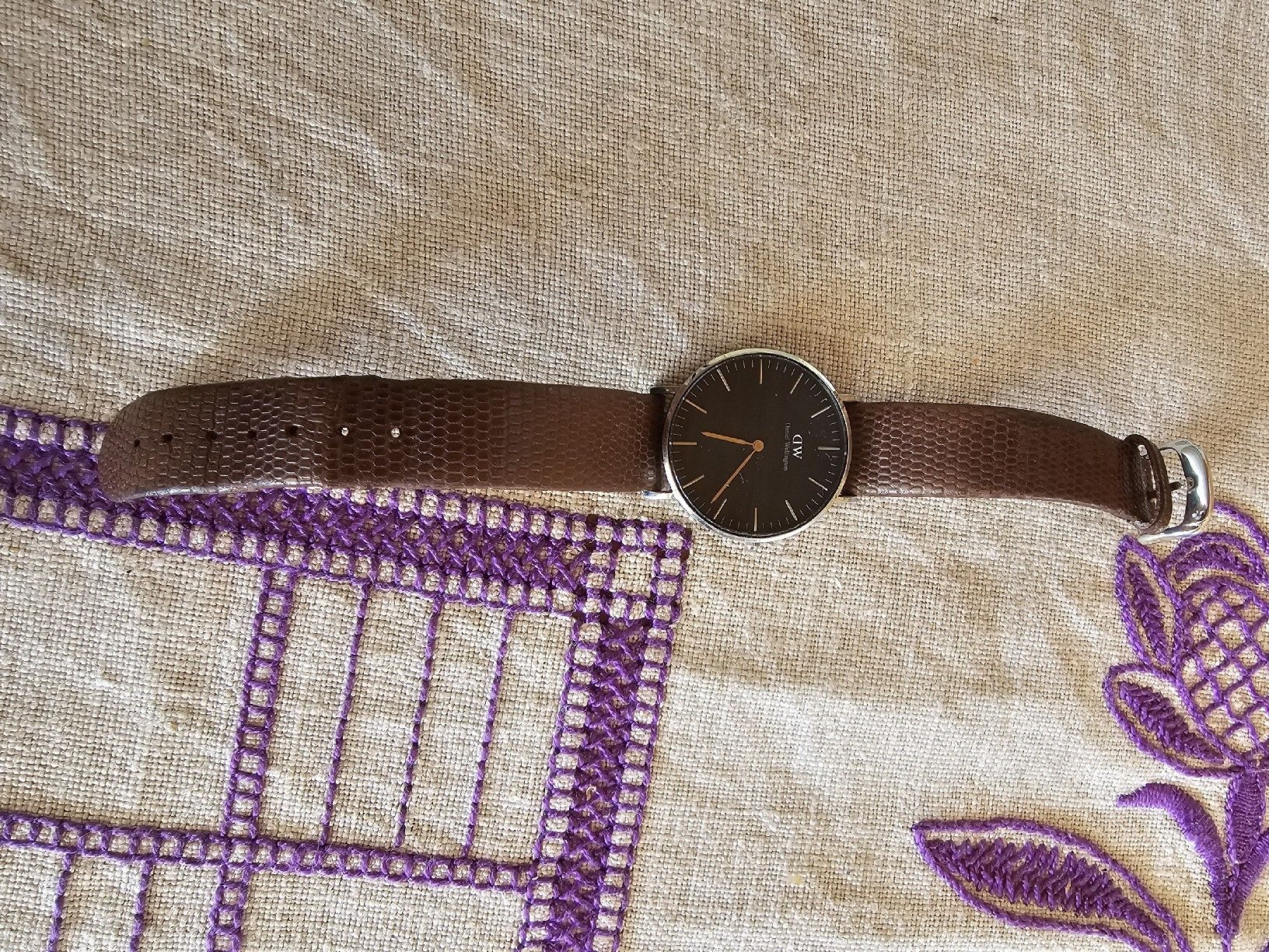 Daniel Wellington Montres: Armbanduhr Alpha Basic und Daniel Wellington Set – D'occasion à Niederrohrdorf par DieBuechersammlerin 2