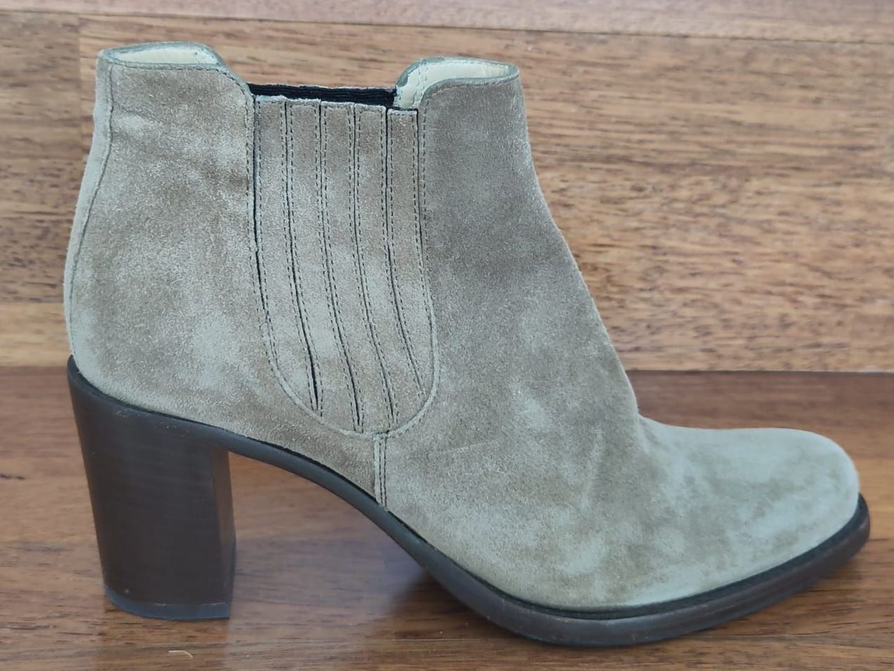 Damenschuhe: Bottines en daim beige de Freelance – Gebraucht aus Lausanne von HelenaK