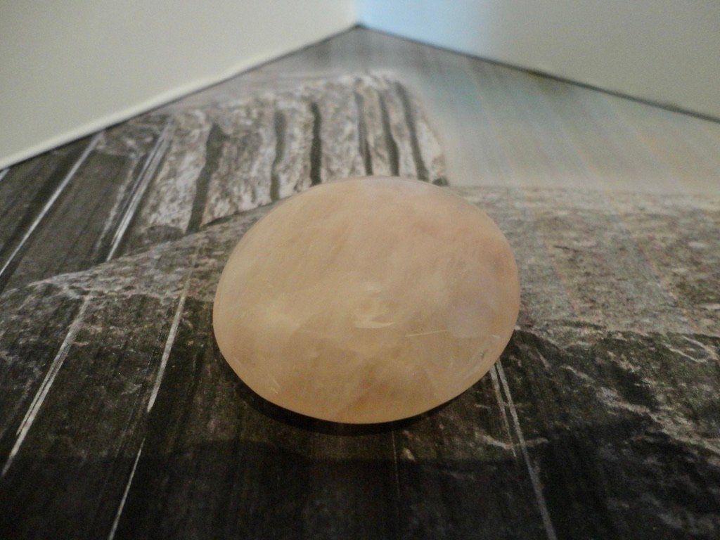 Pietre preziose: Rosenquarz Heilstein/Handschmeichler – Nuovo (secondo la descrizione) da Biberist venduto da Steine