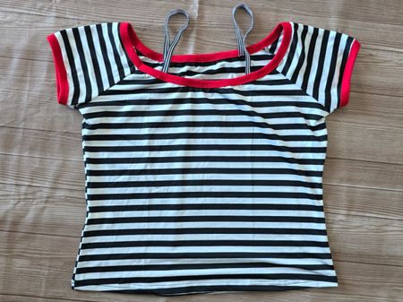 ​😍 Gestreiftes Shirt - L - Rockstar Girlfriend Vibes 🎸🍒