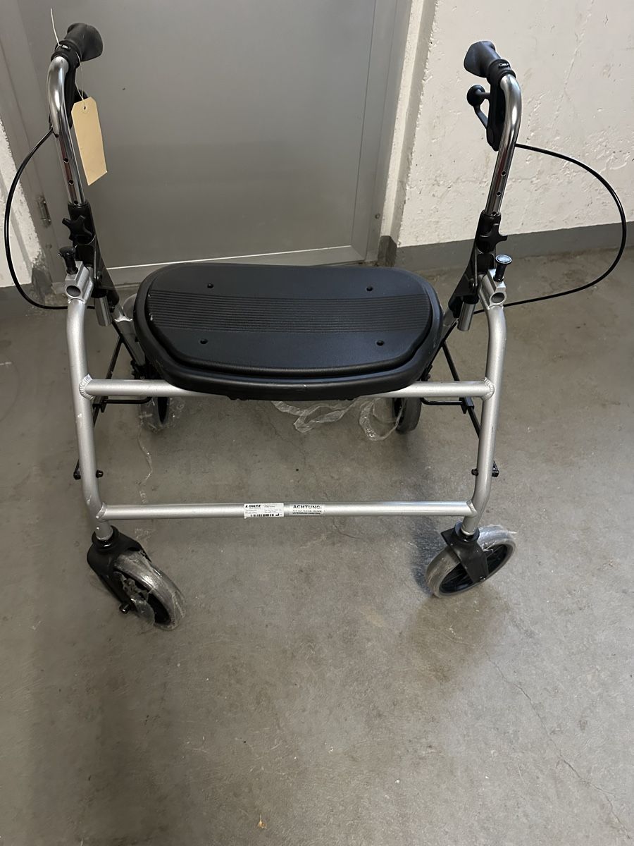 Gehhilfen: Rollator – Neu (gemäss Beschreibung) aus Bützberg von Chisco