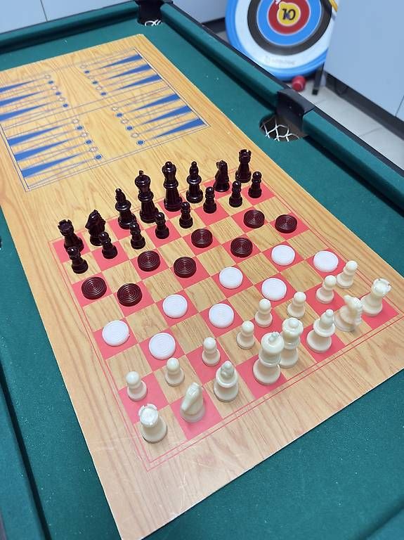 Giochi: Vendo calcetto balilla multi giochi  – Usato da Giubiasco venduto da Vaughn6387 3