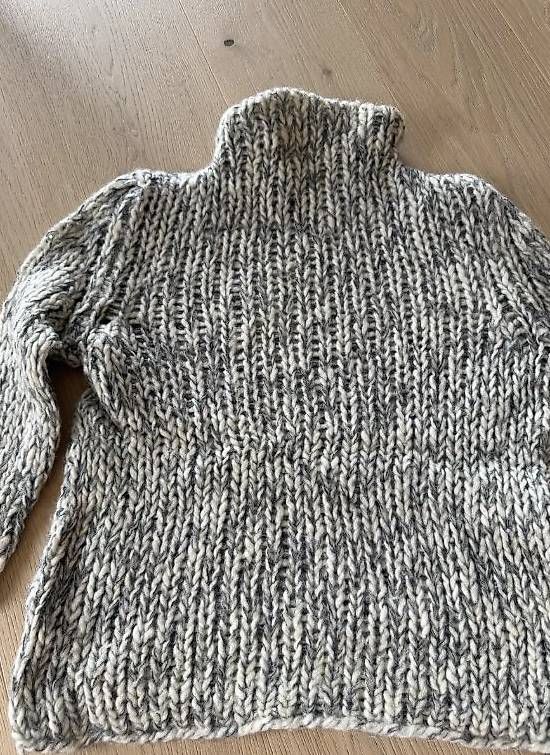 Pullover & Sweatshirts: Marella Pullover Grobstrick Stehkragen Grau – Gebraucht aus Zollikerberg von sop_p82l