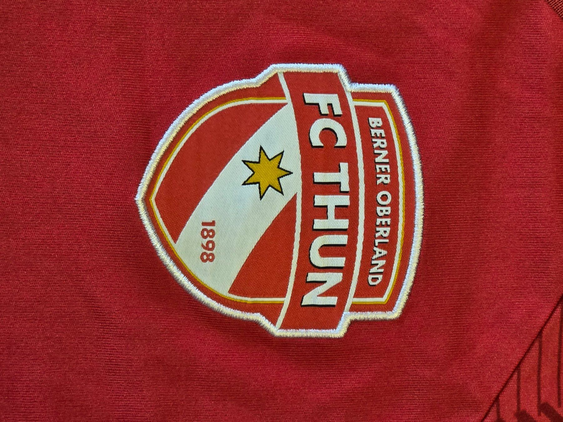 Maillots de corps & Pantalons: FC Thun Trikot, Grosse XL – D'occasion à Le Mouret par Pantini 2