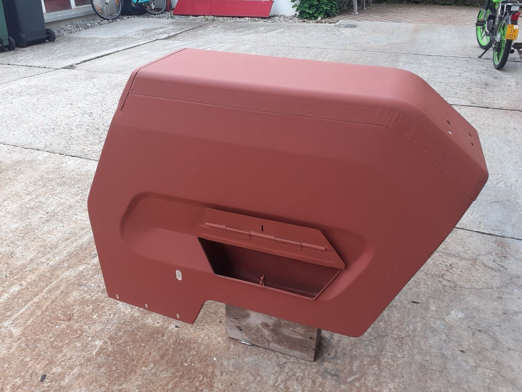 Massey Ferguson Traktoren: MF-Kotflügel NEU 185/188 – Neu und originalverpackt aus Rothenthurm von mf-schuler