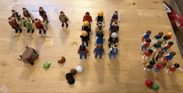 31 Playmobil Figuren aus den 70er, 80er, 90er und 2000er