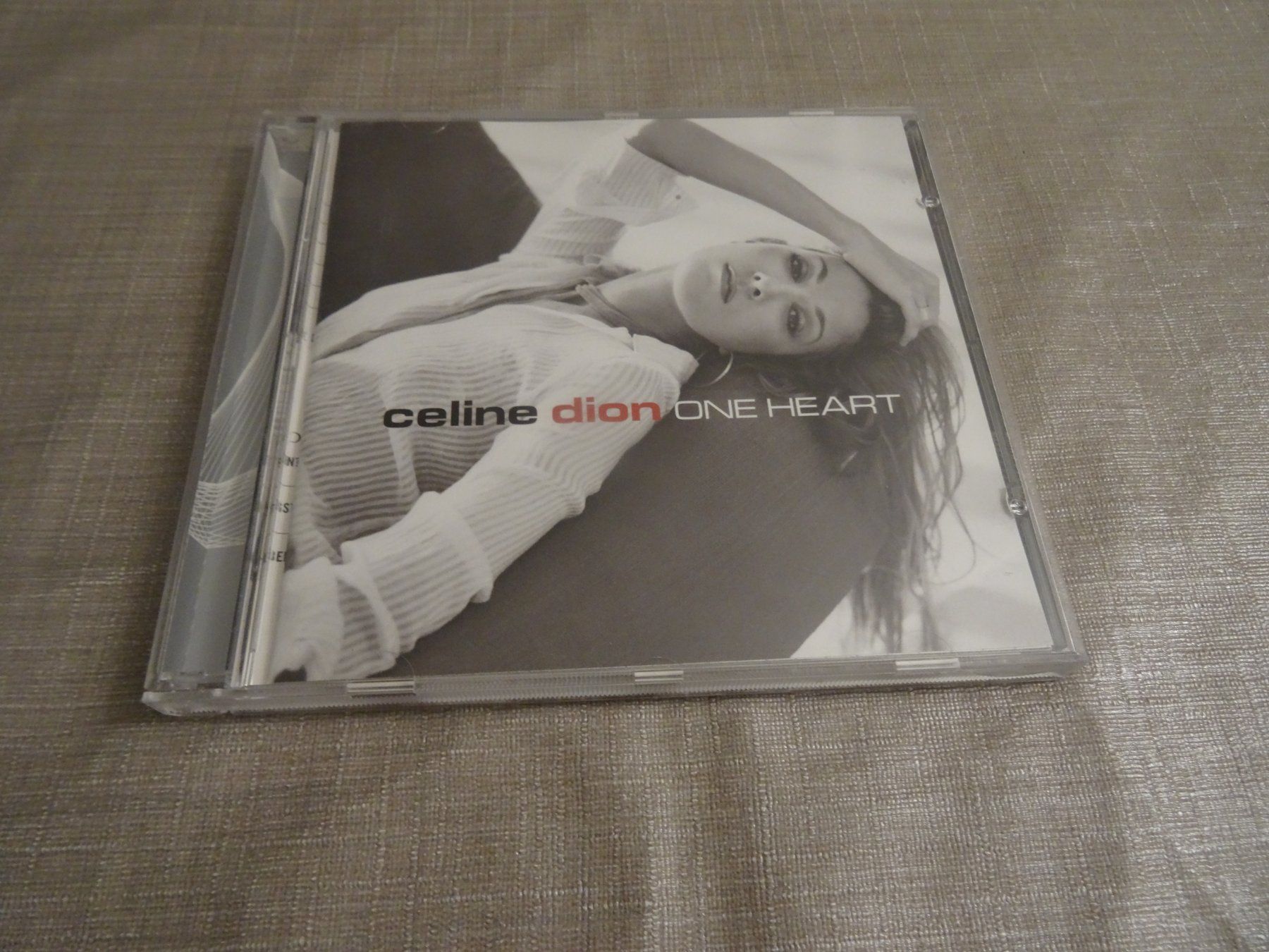 CD: Celine Dion - One Heart - CD – Usato da Olten venduto da Disc-Ausverkauf