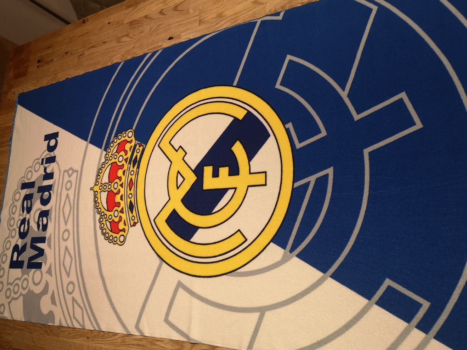 Teli da bagno: Badetuch, Strandtuch Real Madrid. – Usato da Forch venduto da Hakyboss 2