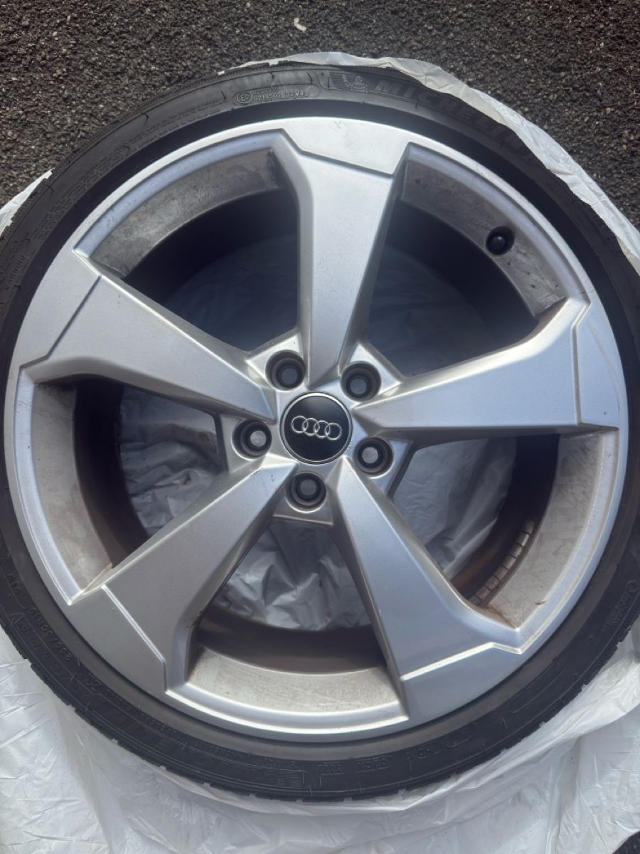 Audi Cerchioni: Cerchi rs3 – Usato da Fahrweid venduto da cic_tr62