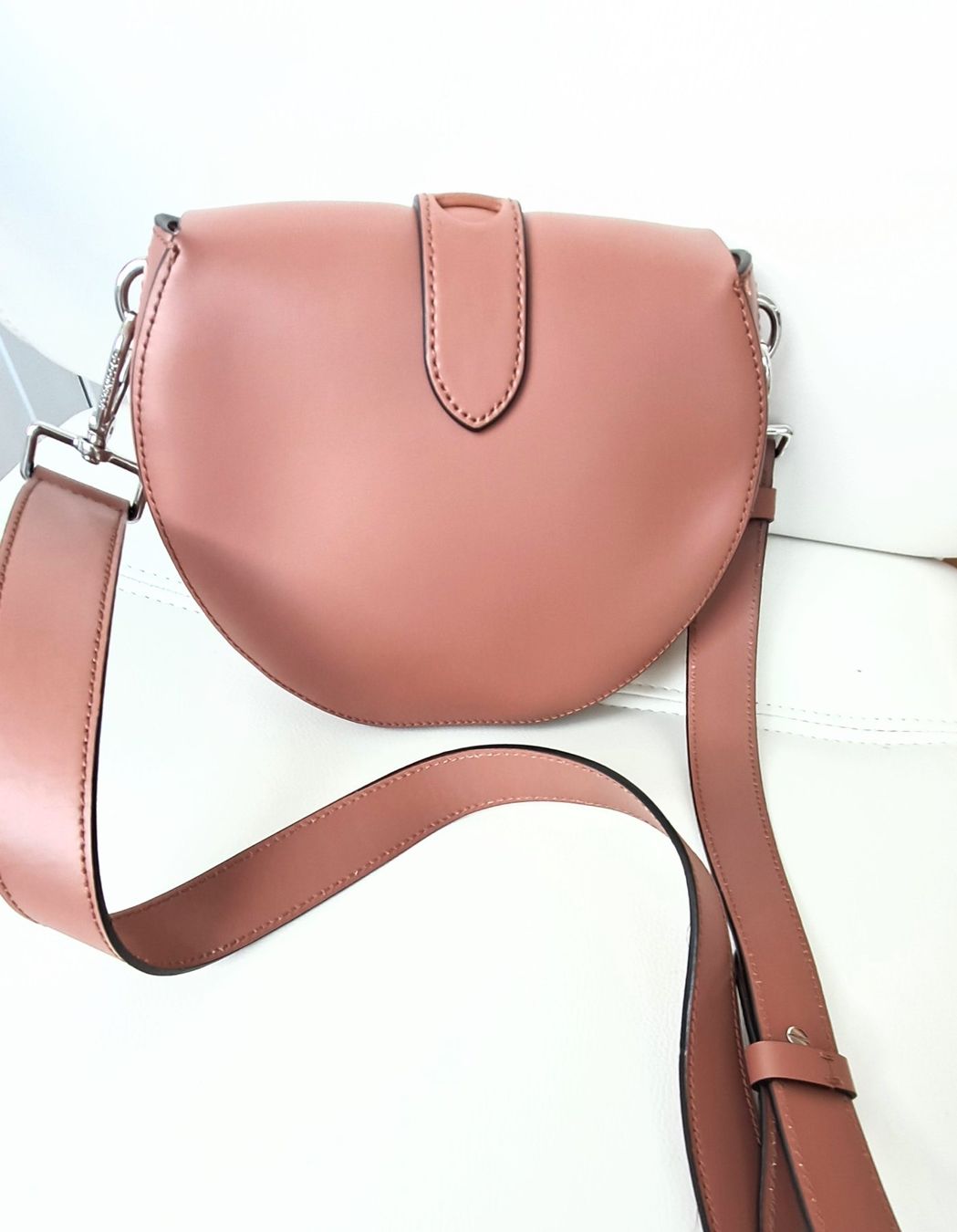 Coccinelle Borse da donna: Coccinelle carousel mini Leder Crossbody – Usato da Liestal venduto da Mas-Y-Mas 3