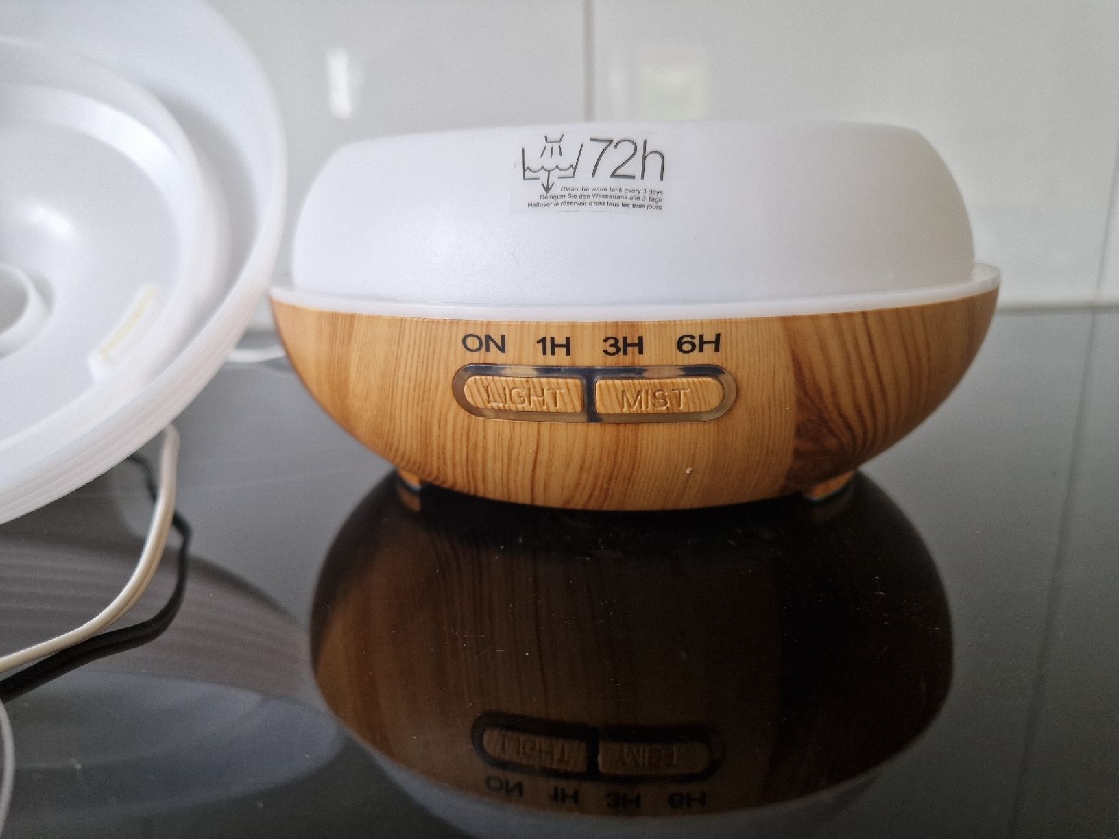 Diffusori di oli essenziali: Aroma Diffuser mit Holzoptik, 72h Laufzeit, wie neu. – Usato da Wittenbach venduto da garbis 2