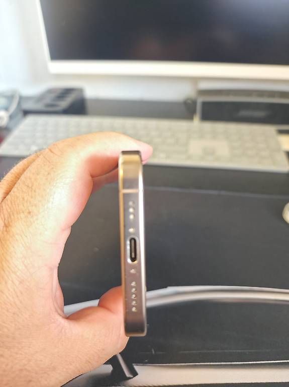 Handys / Smartphones: Iphone 16 pro 256 GB Rose Gold – Gebraucht aus Herisau von and_zky9 4