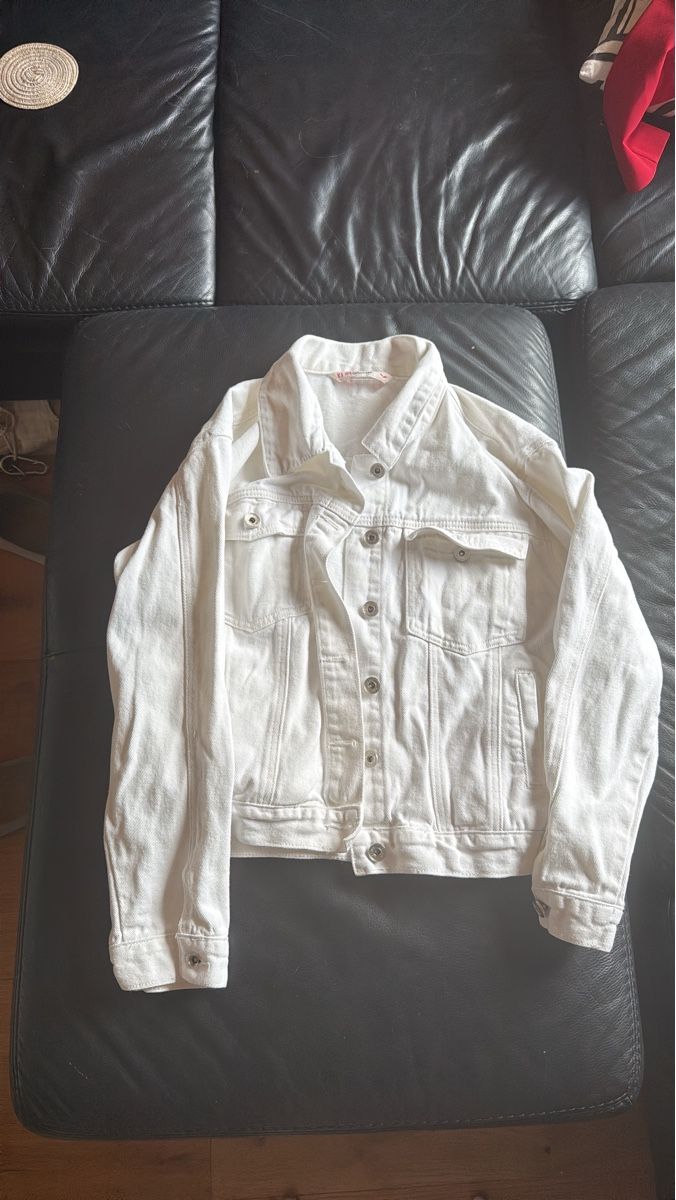 Jacken: White Denim Jacket SizeS- M – Gebraucht aus St-Gingolph von Ynatka